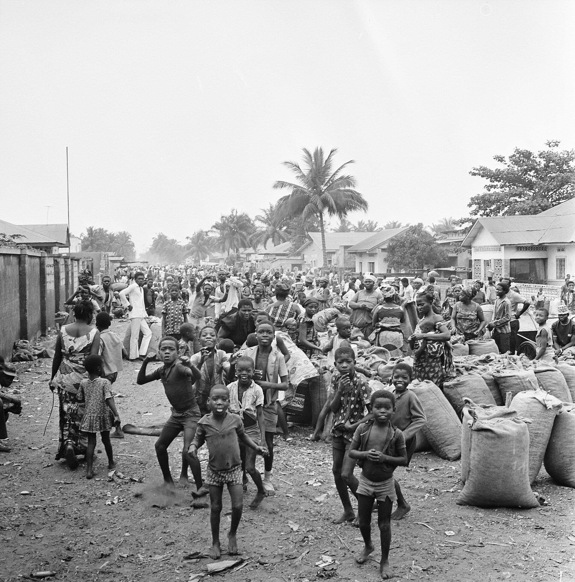 A Kinshasa street, October 1973. We were there within a few years of this. Photo: Rob Mieremet / Anefo, CC0, via Wikimedia Commons.